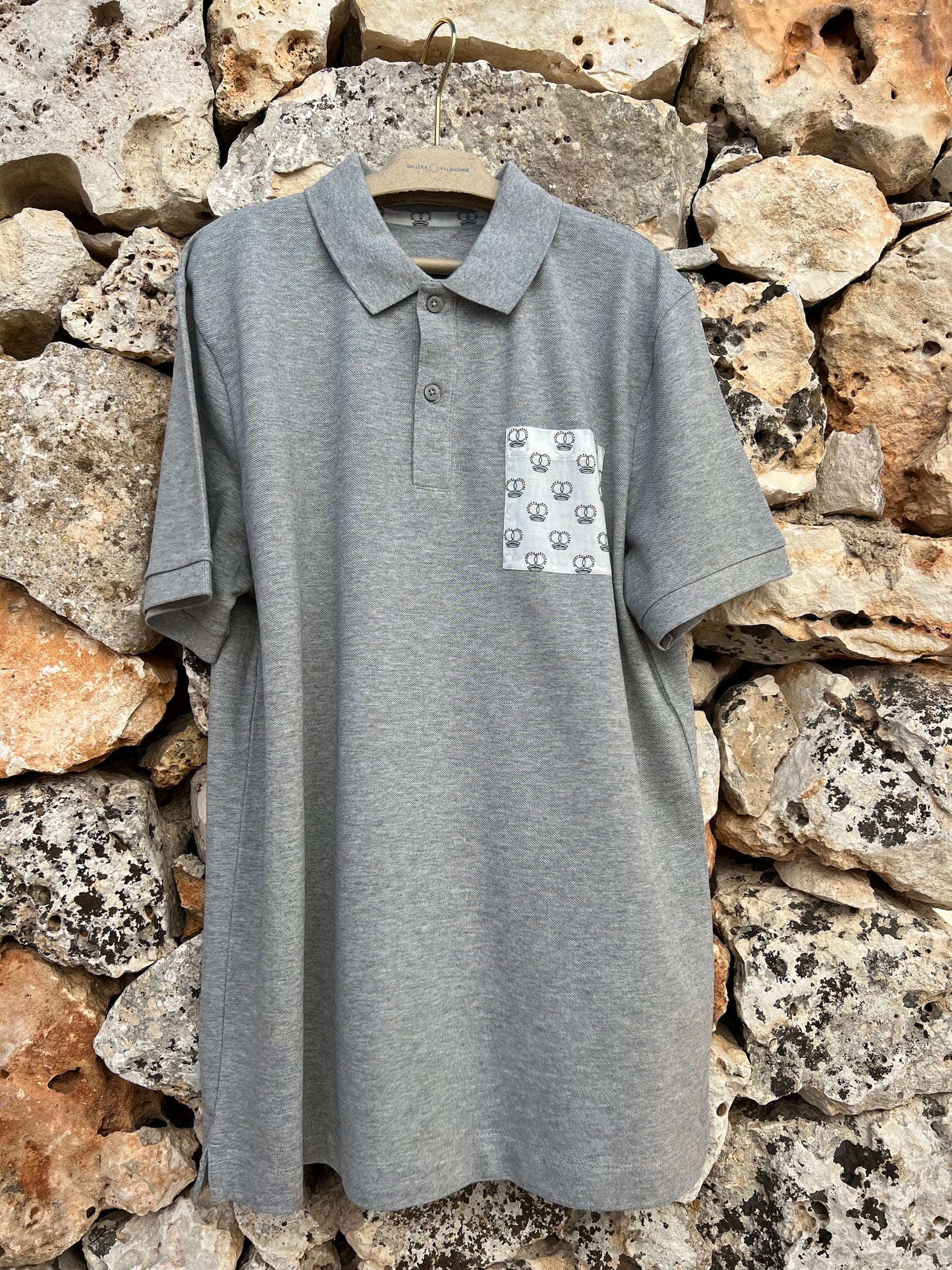 Polo GV - Grey Crown print