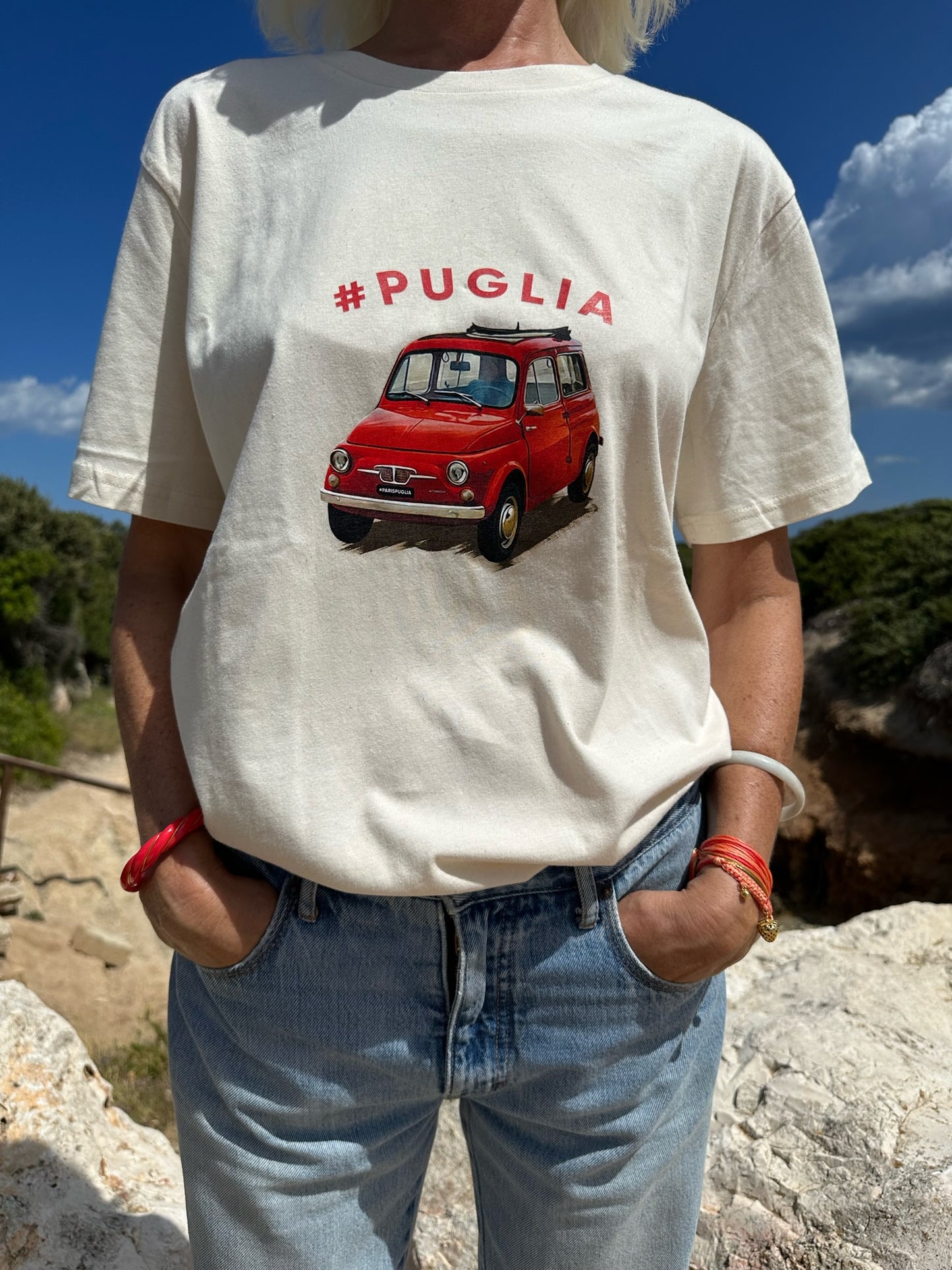T-shirt - Off-White Classic Red Car