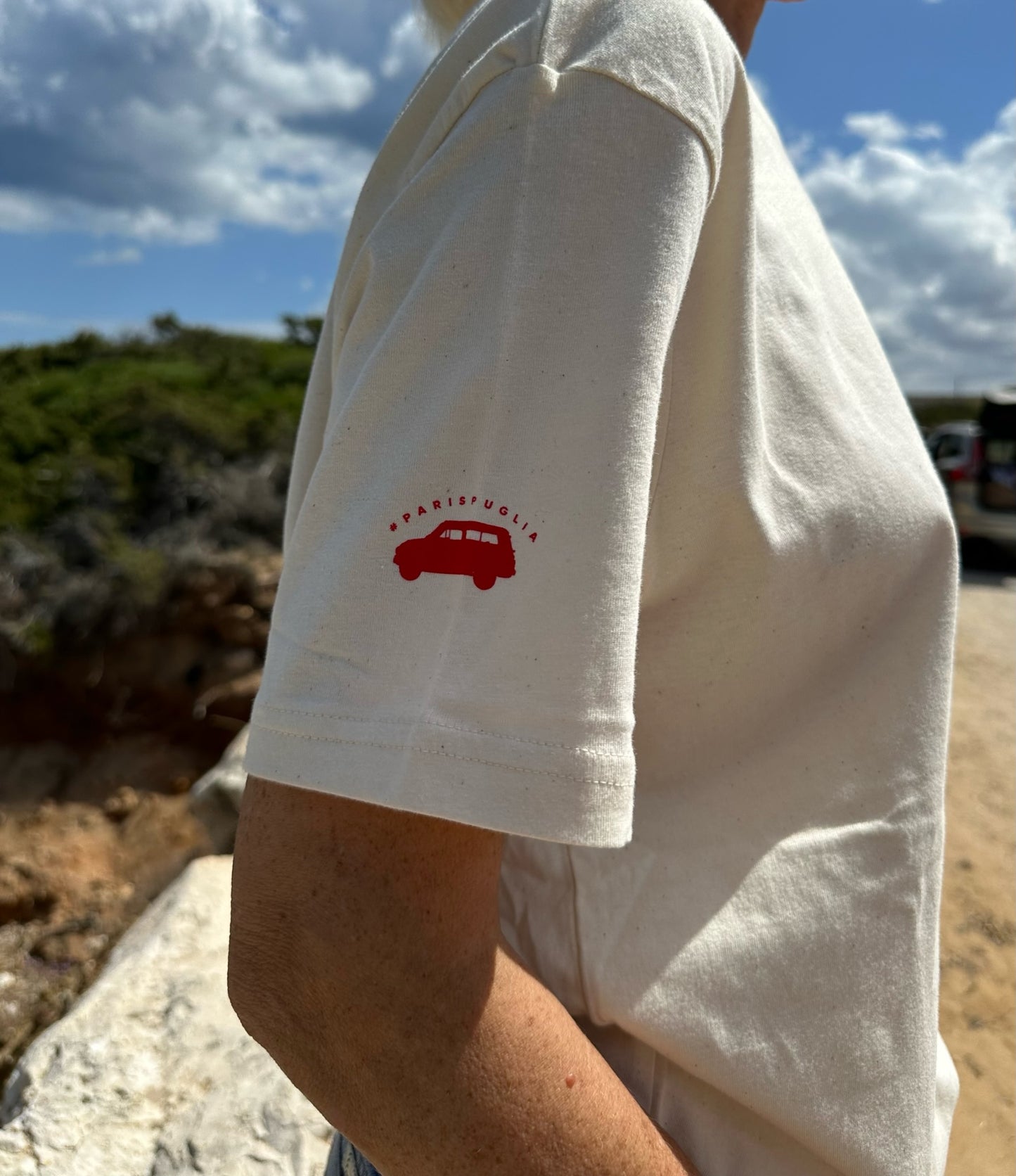 T-shirt - Off-White Classic Red Car