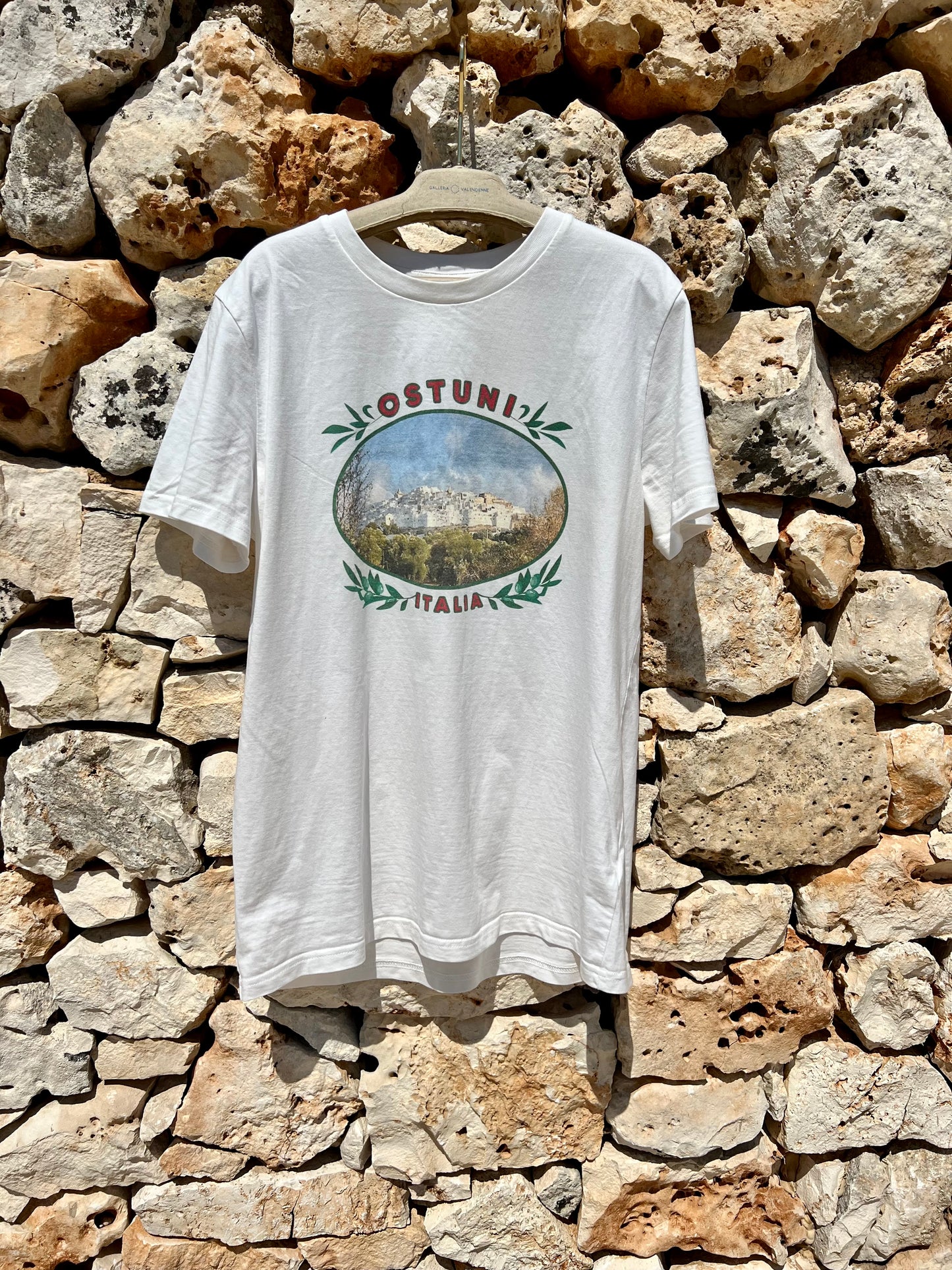 T-shirt off-white with Ostuni photo in medallion