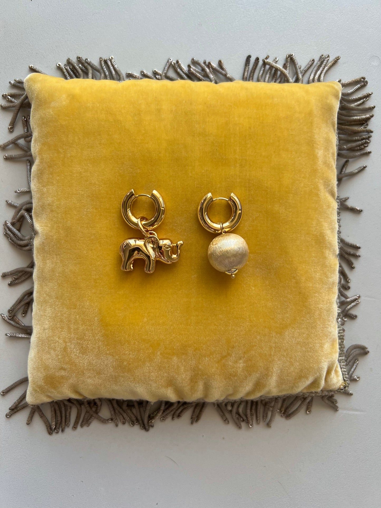 Earrings - Mismatch Elephant