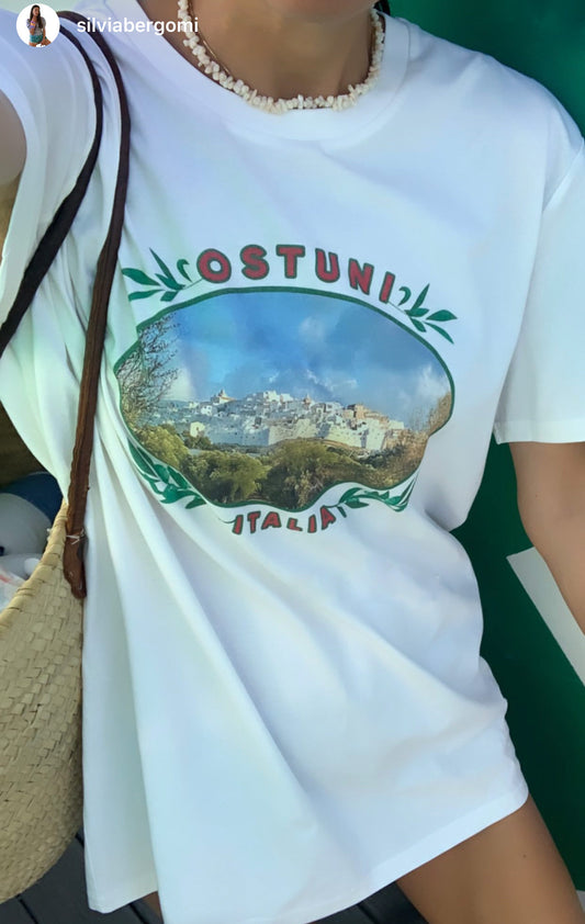 T-shirt off-white with Ostuni  photo in medallion
