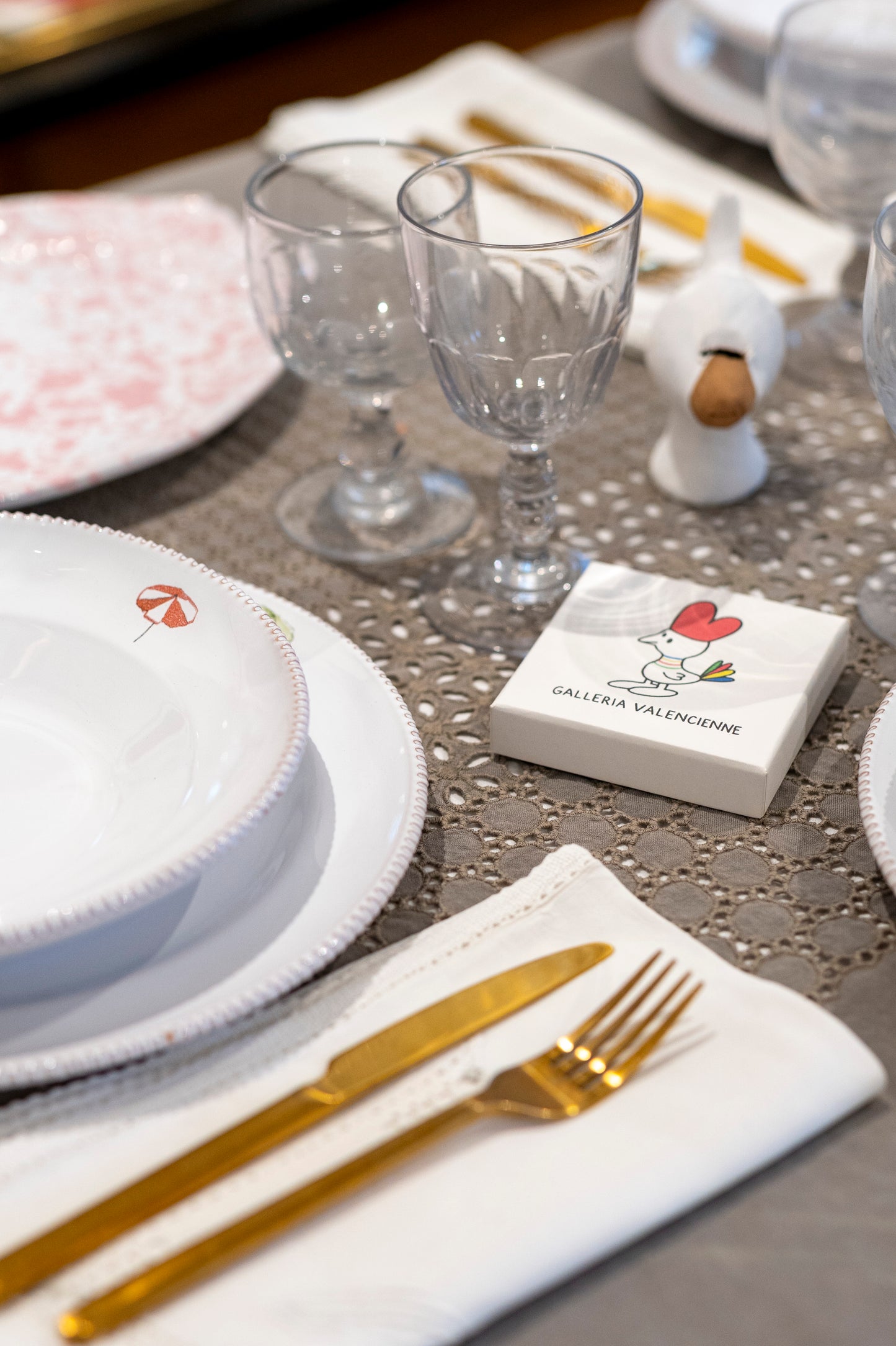 GV Collection Tableware -Plates Parasol- Made to Order 4-piece settings for 4,6,12 guests