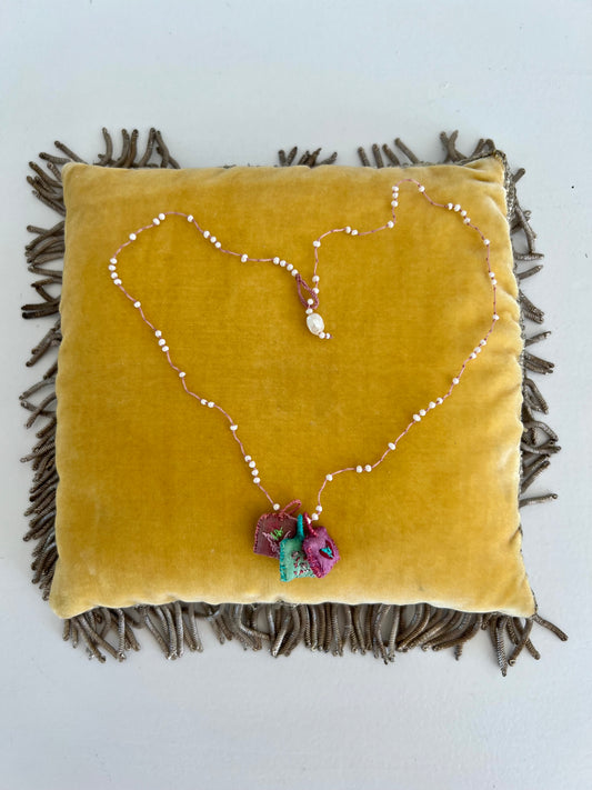 Necklace - Sophia Mother pearl necklace With Fushia, green Cushions