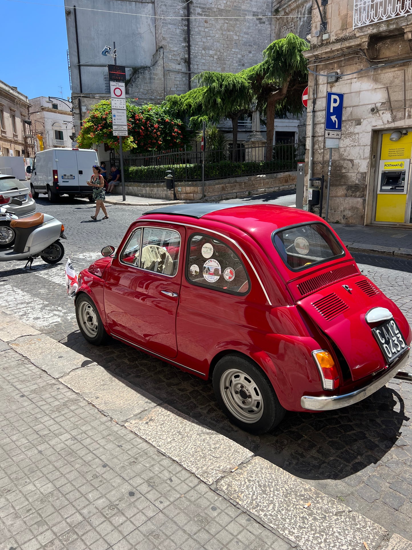 T-shirt - Off-white Italian Red Car Unisex