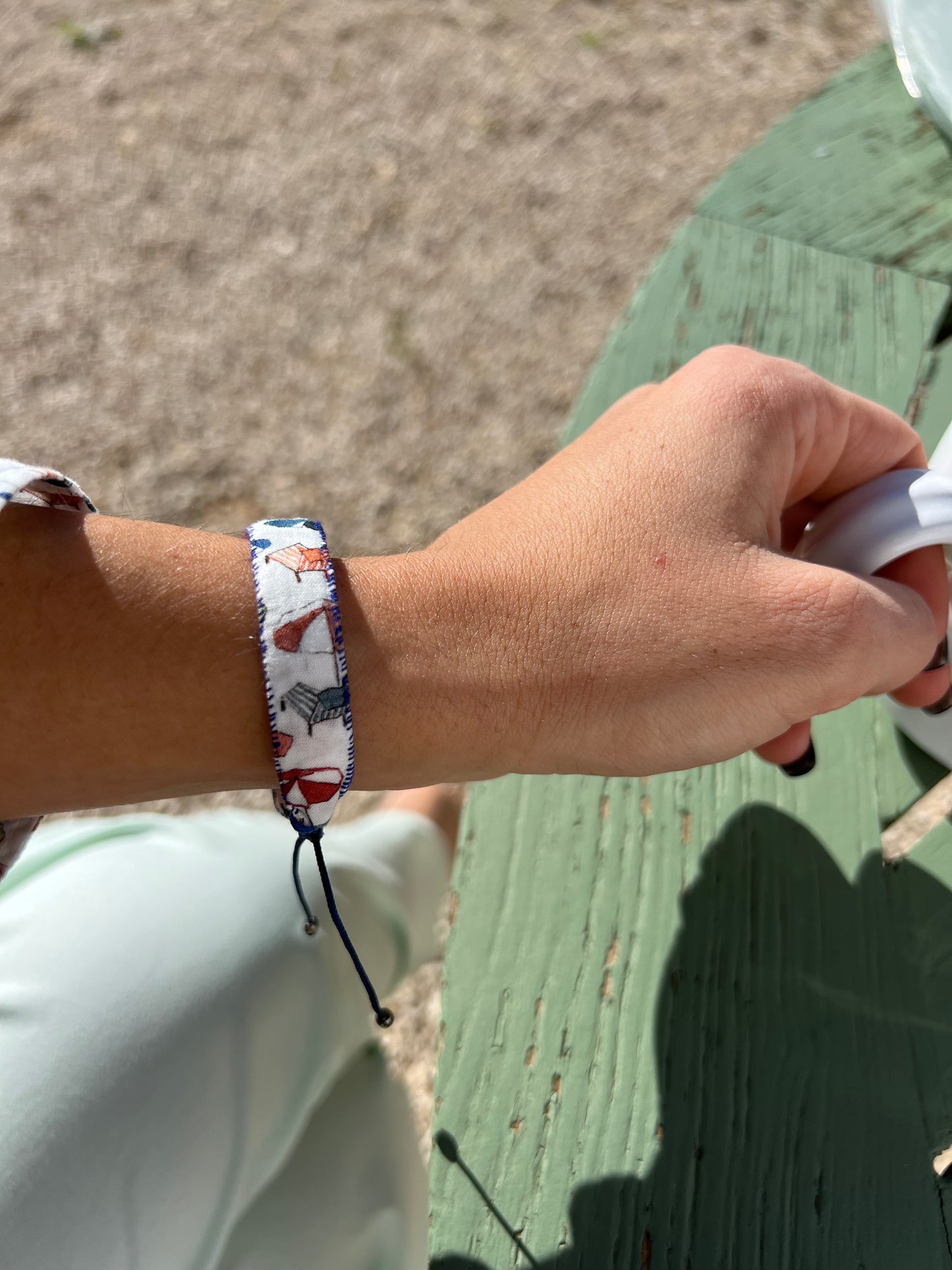 Bracelet - Adjustable Tissu Pink Embroidered Ombreloni GV Print