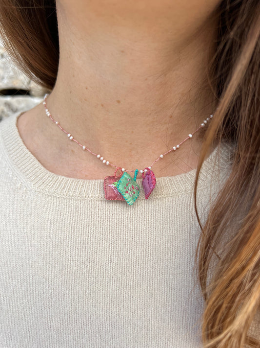 Necklace - Sophia Mother pearl necklace With Fushia, green Cushions
