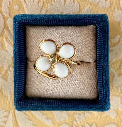 Ring - Luna White