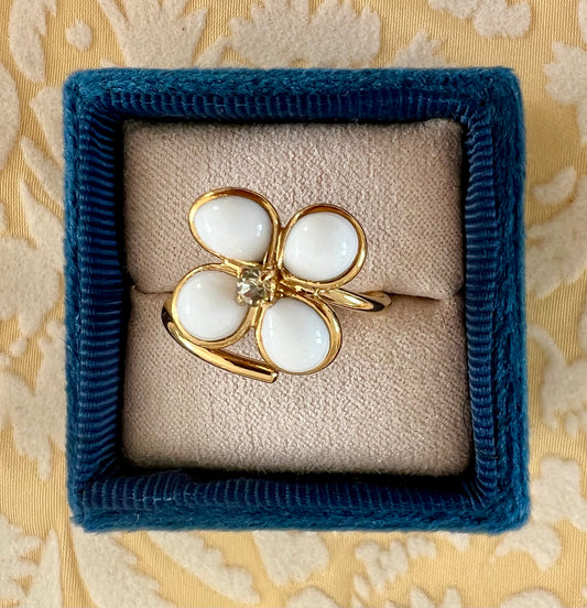 Ring - Luna White
