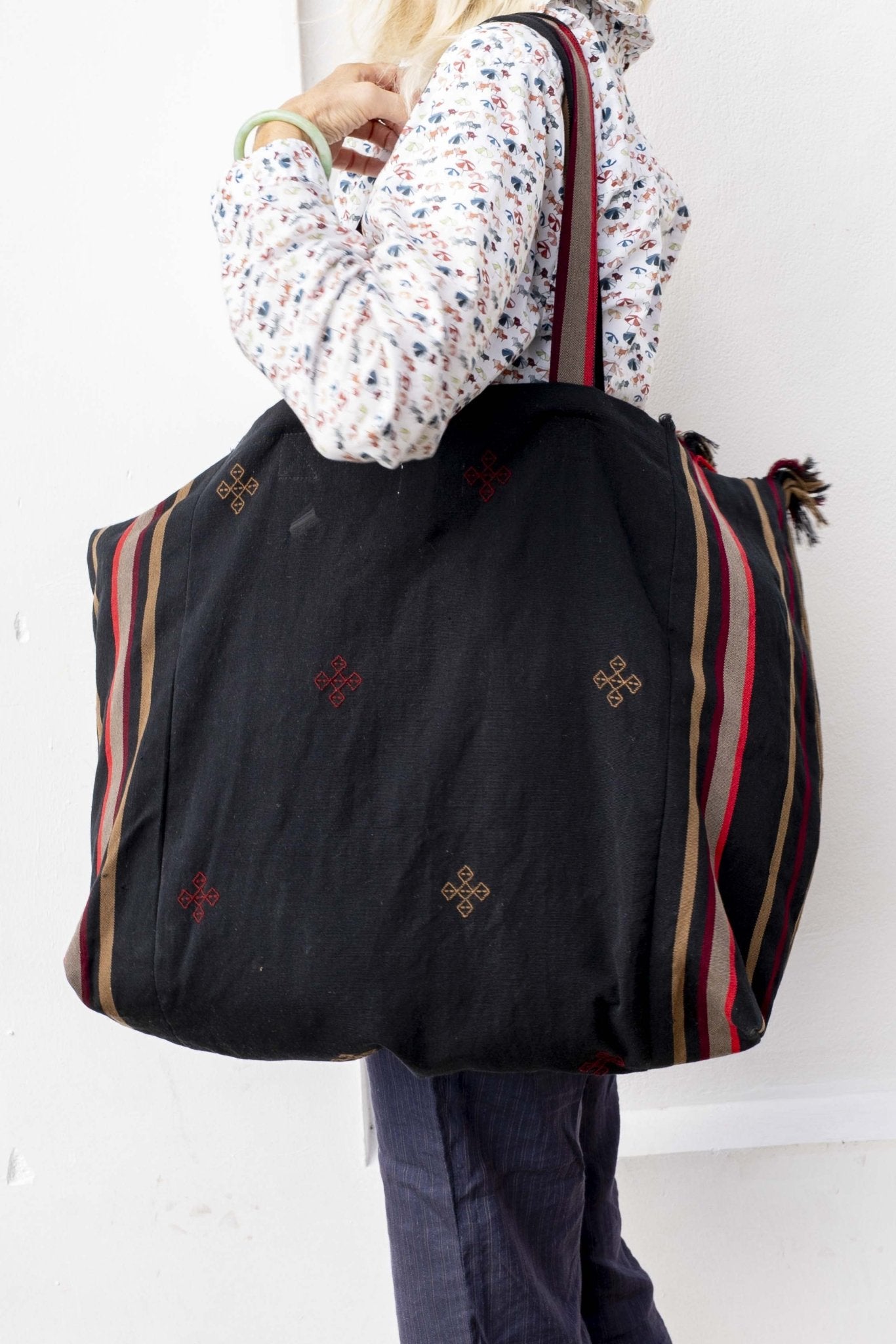 Bag - Bhutan DRUK Maxi Tote Bag Black