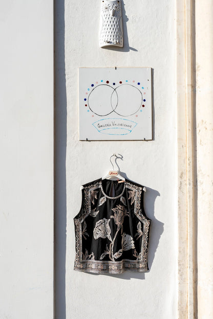 Shirt Women - BLack Sleeveless Top embroidered